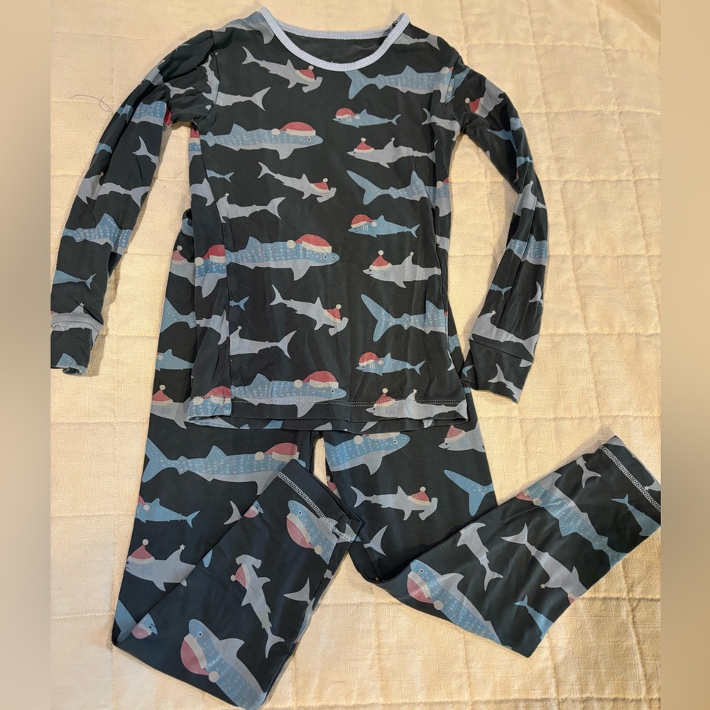 Kickee Pants Kids Santa Sharks two piece bamboo pajama set size 6